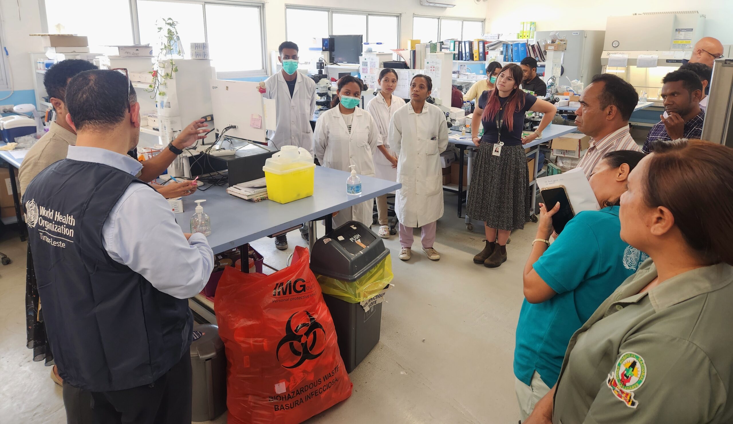 6 At the National Health Laboratory with colleagues from the Ministry of Health and technical partners